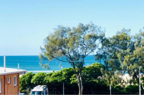 Ocean View dreaming, metres to the beach!